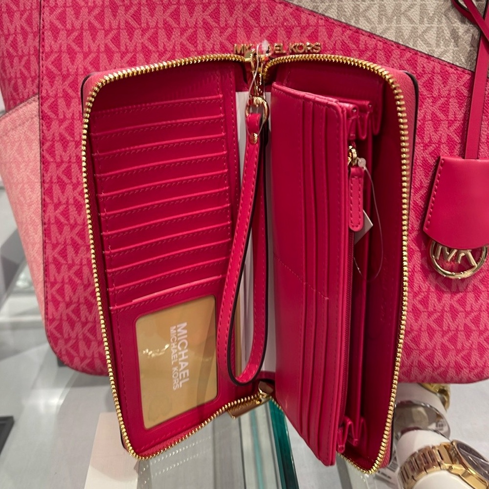 MICHAEL KORS
Leather Continental Wristlet Phone Case Wallet 
Electric Pink 
NWT - Picture 13 of 16